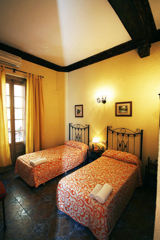 Hostal Van Gogh Sevilha Quarto foto