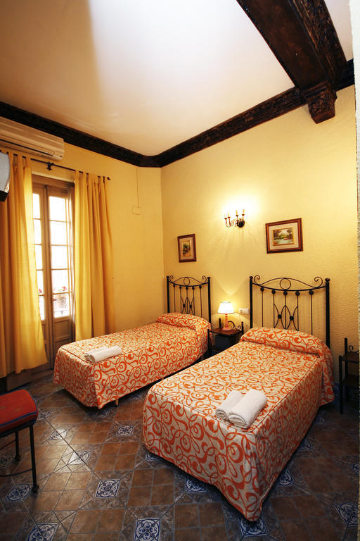 Hostal Van Gogh Sevilha Quarto foto
