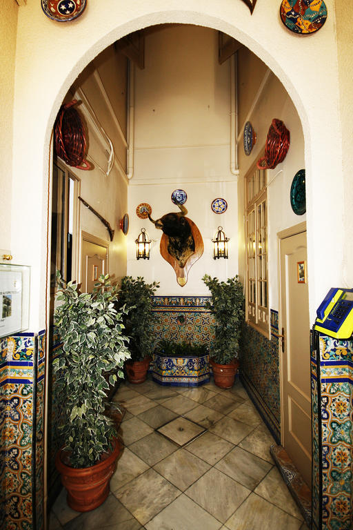 Hostal Van Gogh Sevilha Exterior foto