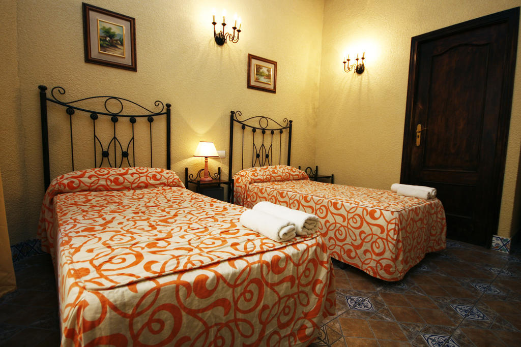 Hostal Van Gogh Sevilha Exterior foto